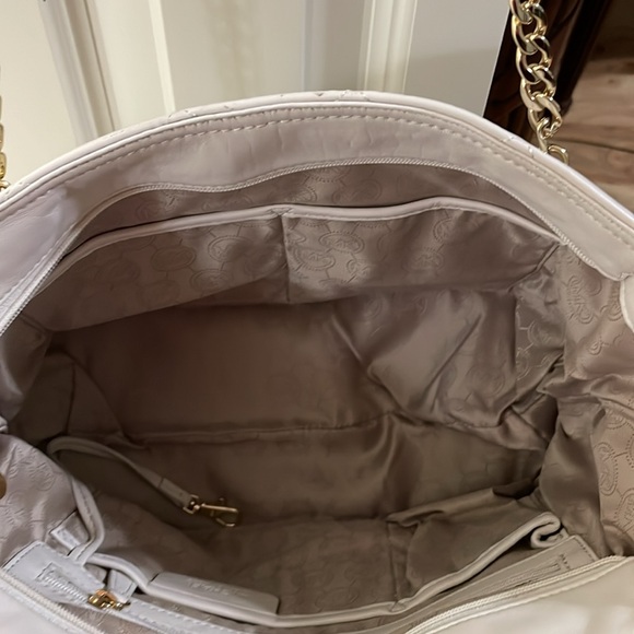 Michael Kors purse like new. - Picture 2 of 6